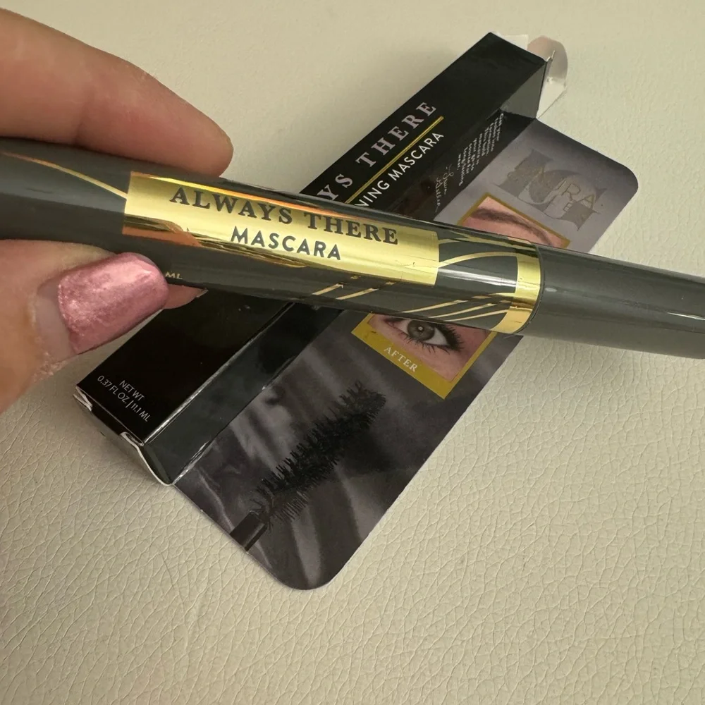 NEW Laura Geller Always There lengthening mascara